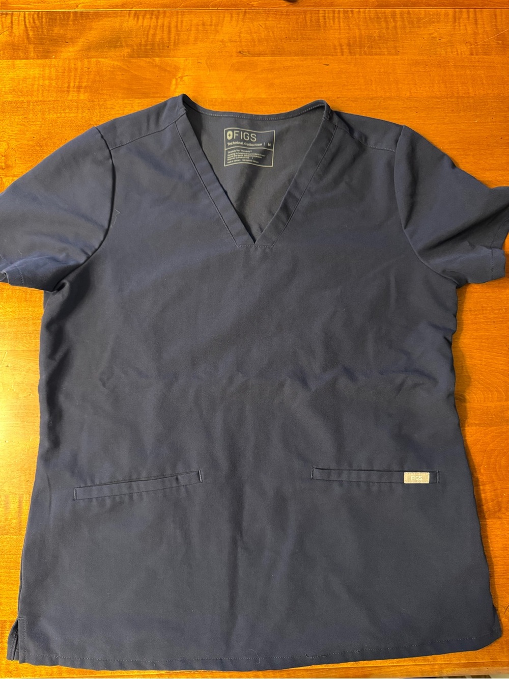 FIGS Navy Women’s Casma Scrub Top Medium